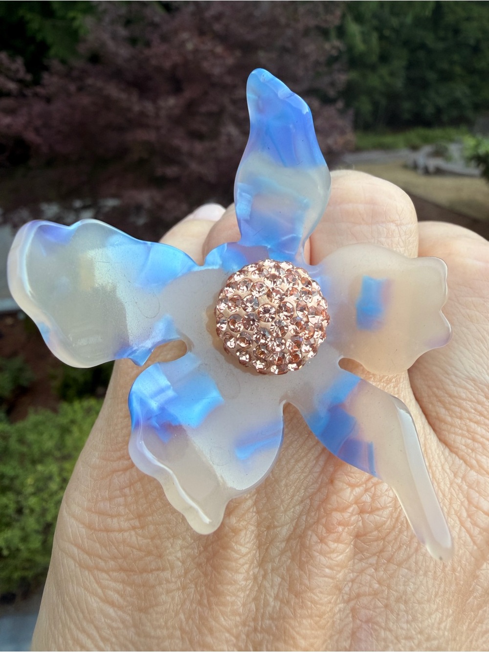 Lele Sadoughi Blue Resin Floral Statement Ring Size 7 EUC